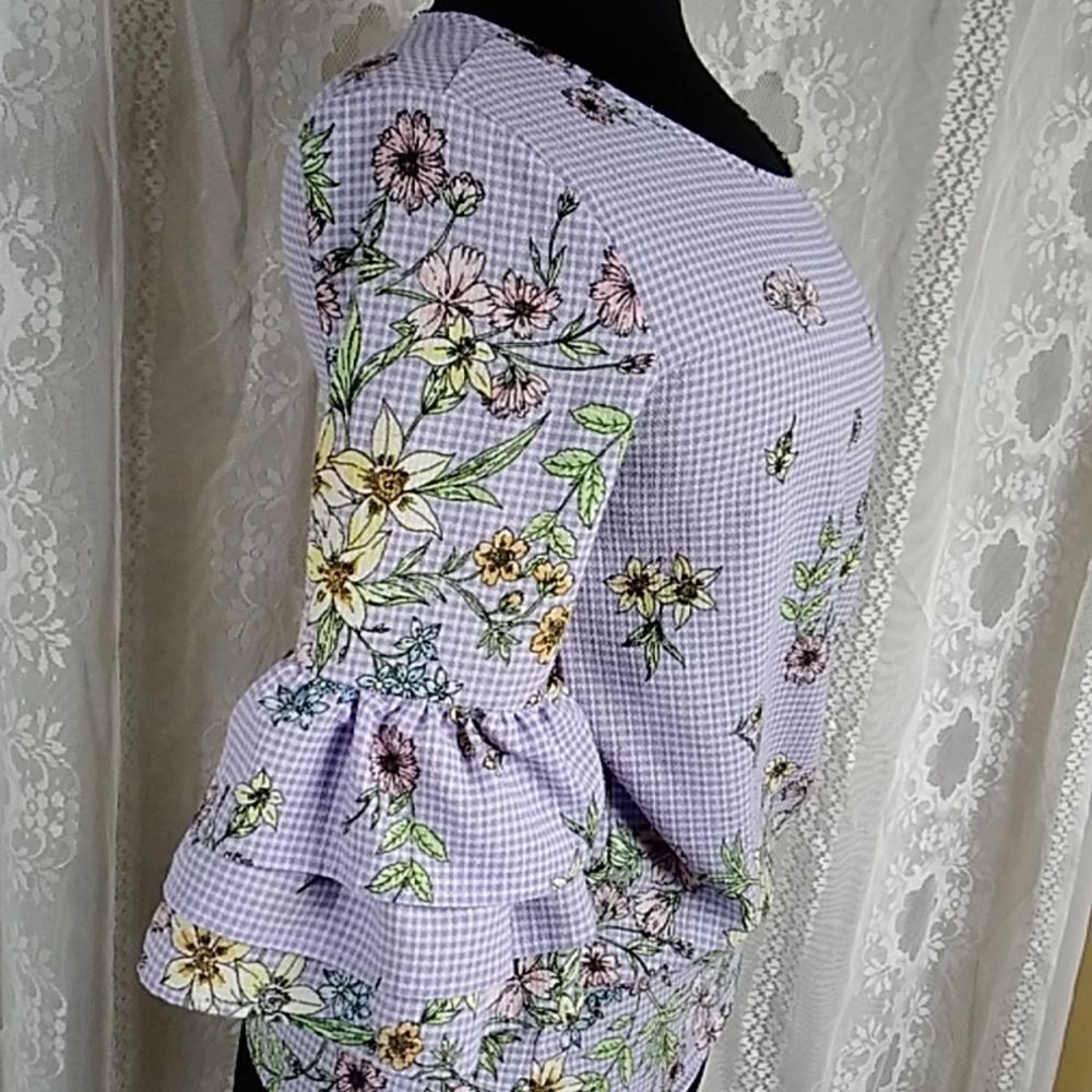 Price nit Works Floral Junior Blouse Size XL (16)